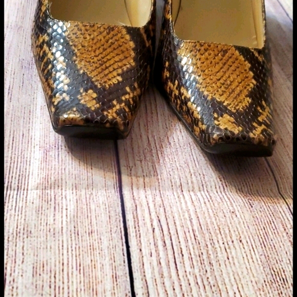 Via Spiga Snakeskin Square Toe Pump - Picture 5 of 11